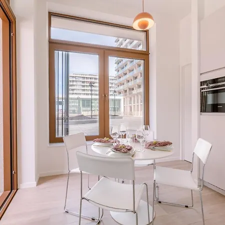 Beautiful And Bright With Terrace Apartamento Ostend